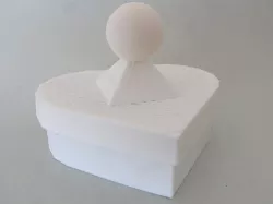 Handle Heart Box