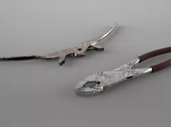 Pliers 
