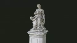 e04