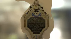 Monument to Sir Gilbert Mellor (Close-Up)