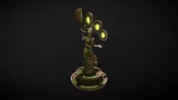 Queen Statue - Traveler