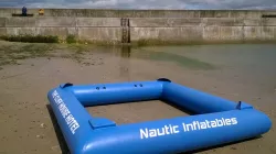 Floating golf green