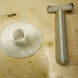 Magnetic handle for small scale models