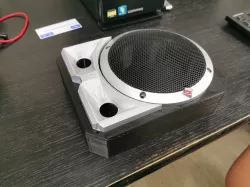 Spiral labyrinth speaker box