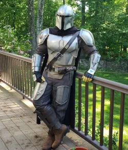 The Mandalorian - Jet Pack, Armor Parts and Shoulder Insignia