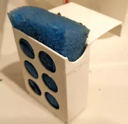 Kitchen sponge drainer