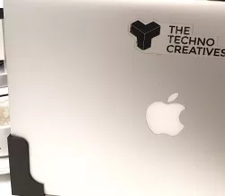 Macbook Pro stand / wall mount