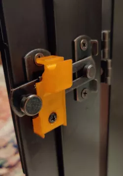 Baby gate latch
