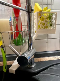 Kitchen sink sponge water slide