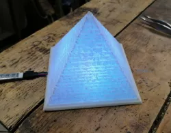 Pyramid litophane lamp