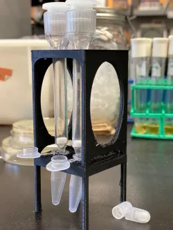 Chromatography column stand with bottom tube rack