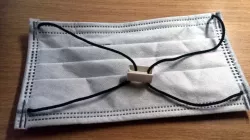 Clip for surgical mask / dust mask / head straps
