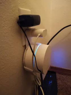Google Wifi Plug Hanger