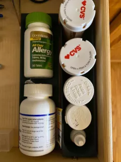 Medicine bottle drawer trays