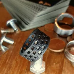Ring with chessboard pattern
