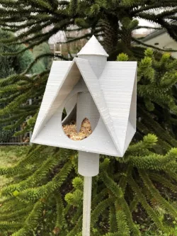 Vogelfutterhaus