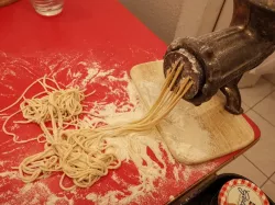 Meat grinder pasta extruder