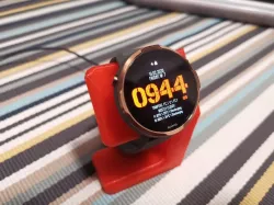 Universal smartwatch stand
