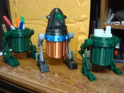 Walking Trash Master Robot