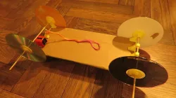 4 CD hubs for rubber band cars