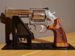 Gun Stand - Smith & Wesson 686