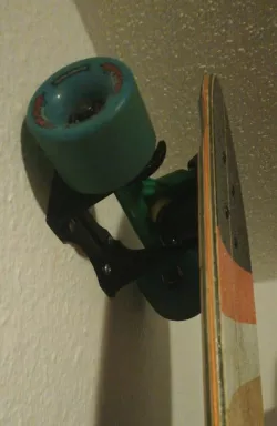 Longboard wall mount