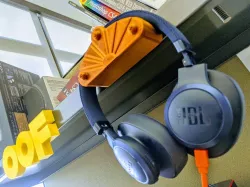 Magnetic Headphone Caddy