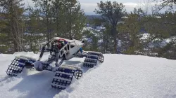 RC custom crawler for WRAITH