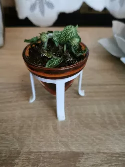 Small pot stand