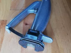 Small primer feeder for RCBS Universal Hand Priming Tool