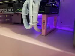 GPU support bracket 