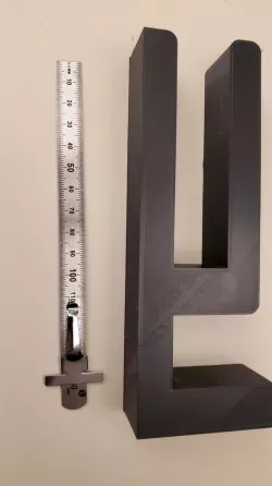 Vertical laptop holder