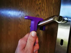 DoorGrabber - Corona / Covid-19 door opener with handle