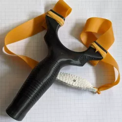 Ergonomic slingshot with magazine v2 + Poch and Jig to Band Tie