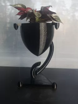 Impossible floating planter
