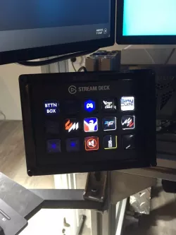 Stream Deck case for aluminum rig