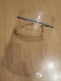 Face shield (no holes)