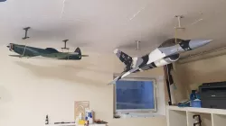 RC Plane Ceiling hanger
