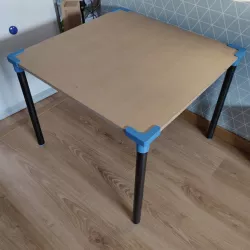QUICK TABLE CONNECTOR SYSTEM - SYSTEME DE CONNECTEURS RAPIDES POUR TABLE