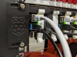 Raspberry Pi 4 2U rack-mount for 12 Raspberry or for 8 (with Samsung T5)