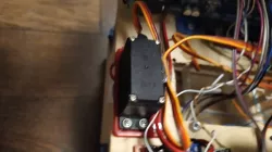 Servo MG995 installation 