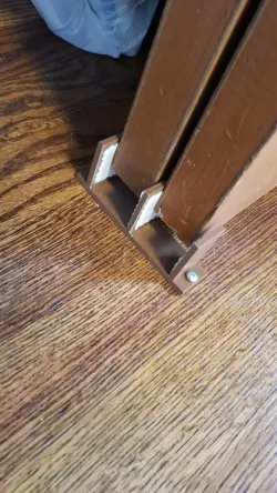 Sliding closet door guide