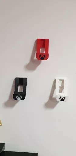 Xbox One controller wall mount
