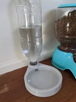 Cat water bowl (Gravity feed) soda bottle