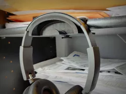 Headphone Shelf Hanger