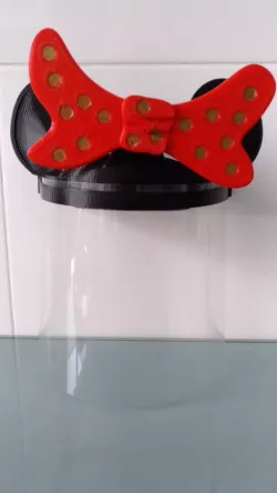 Pantalla tipo 3 basada en el diseño  HanochH para protección Covid-19 para uso infantil con motivos de héroes infantiles.