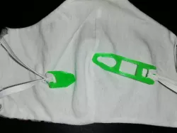 Resealable facemask clip - Verschließbare Maskenhalterung