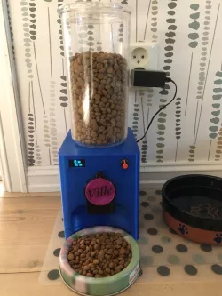 CatFeeder
