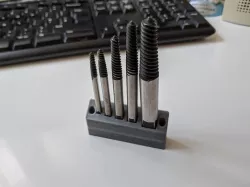 Screw/Bolt extractor holder