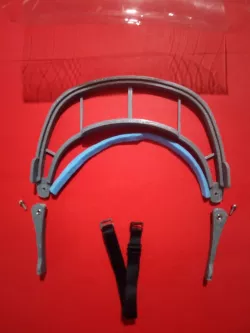 Three-part face shield 